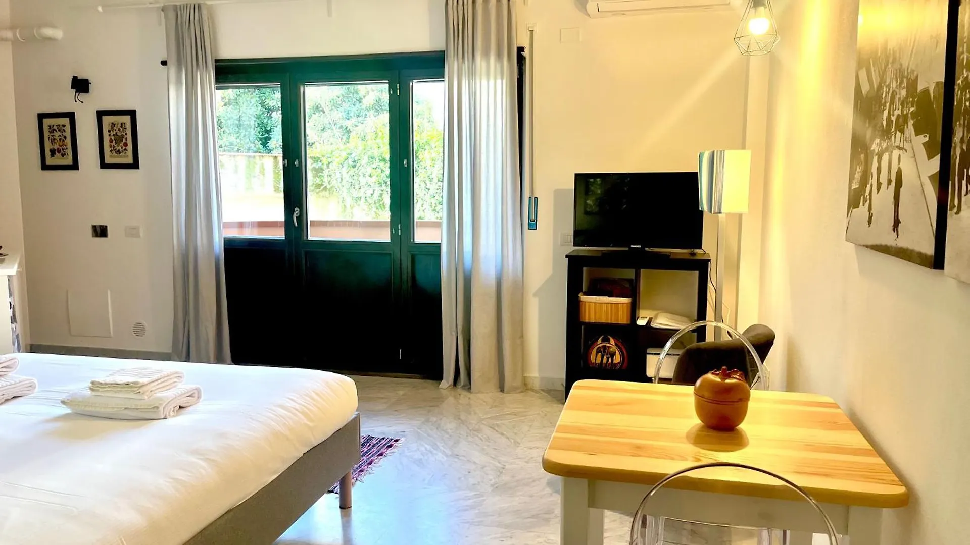 Oltrarno Hideway With Garage Apartment Florence
